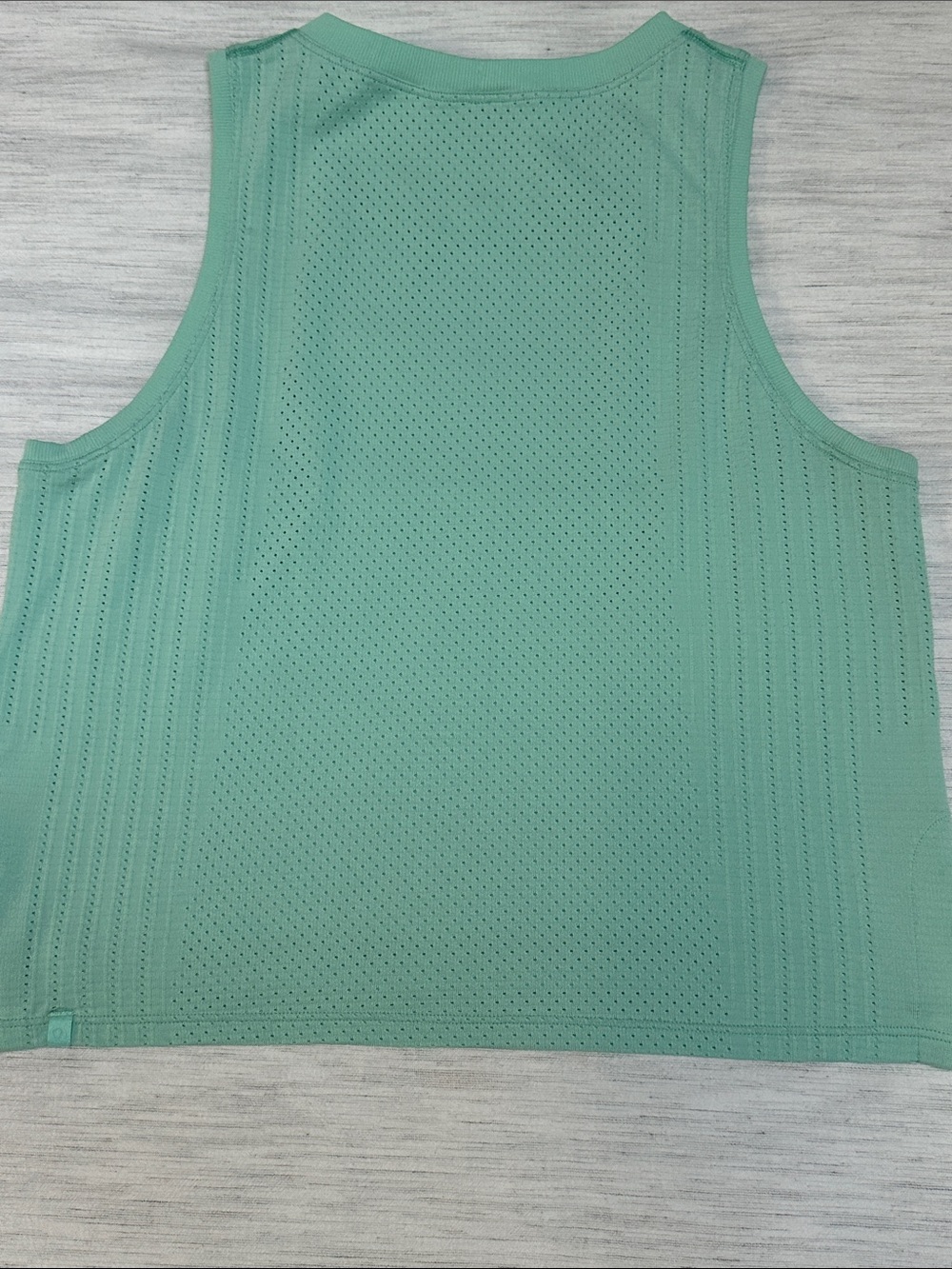 Lululemon Train to be Tank - Picture 4 of 7